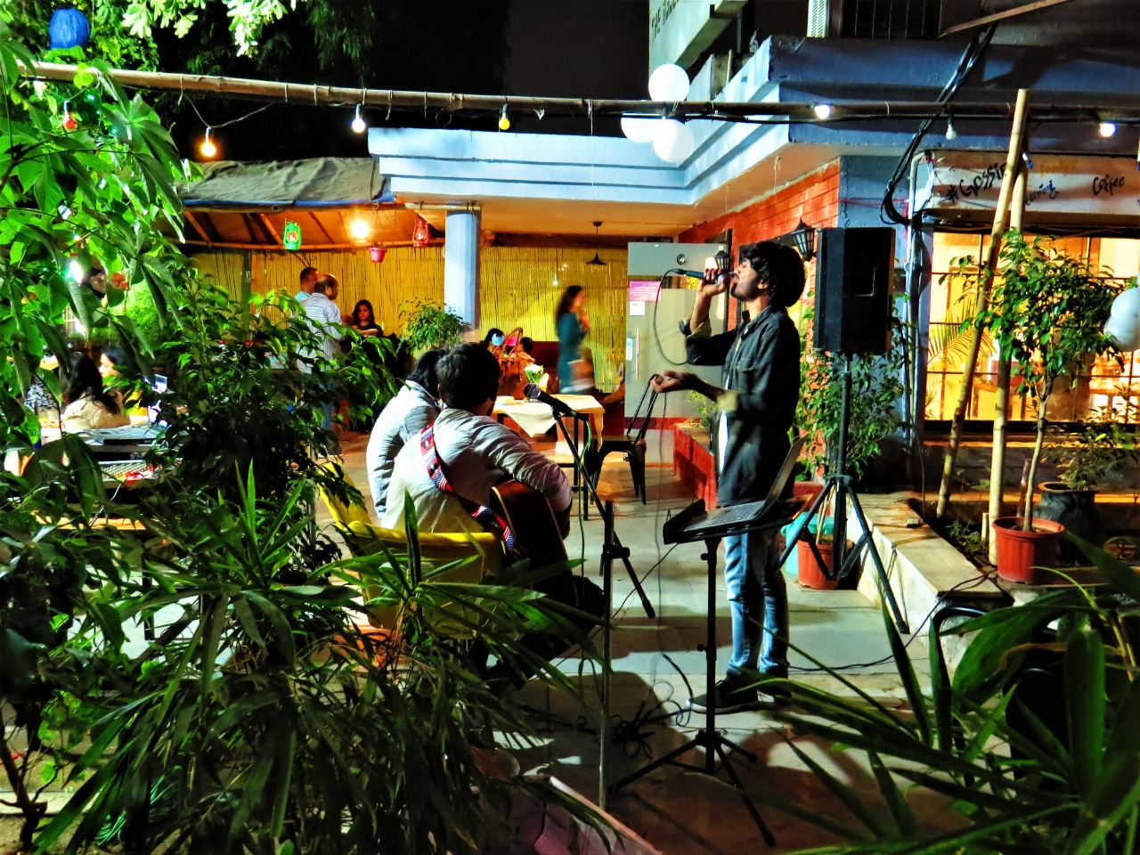 Bollywood night in Gully cafe Gurgaon
